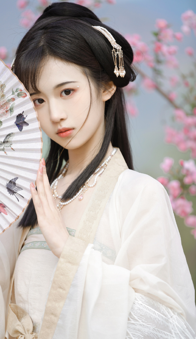 消失的她 封面