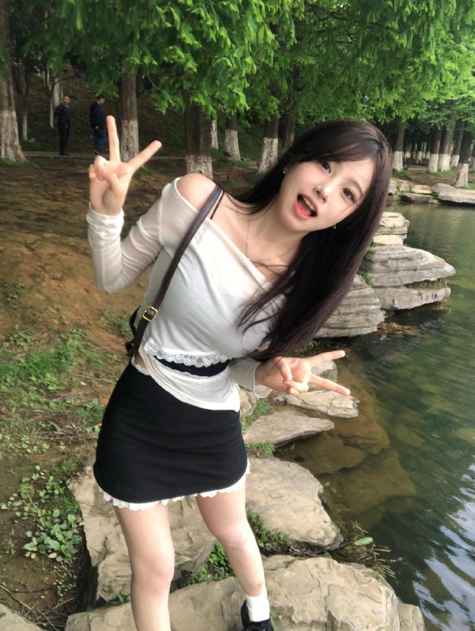 谁先爱上他的 剧照